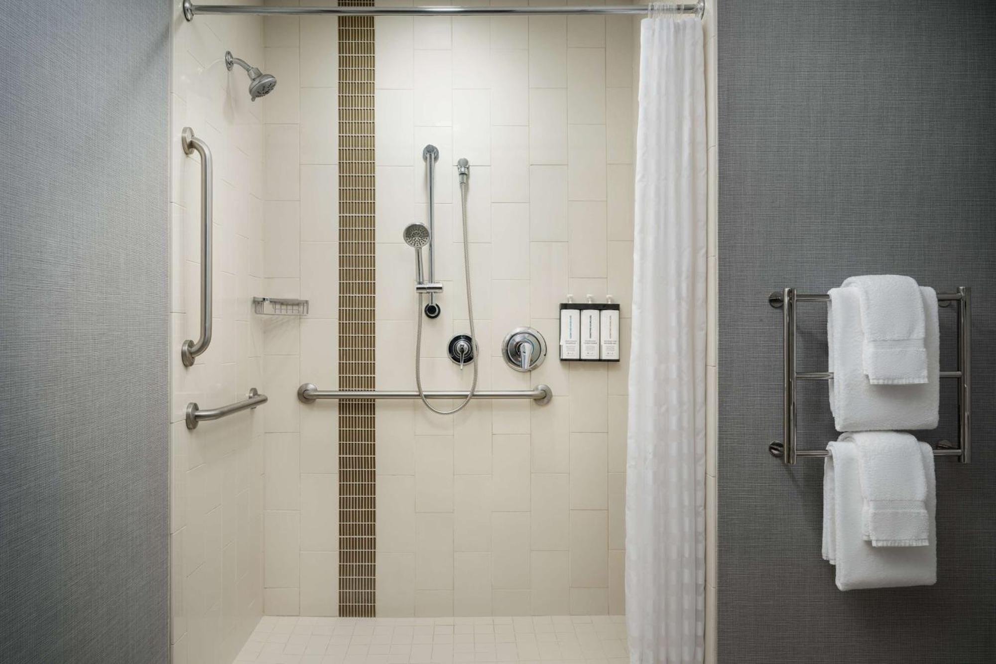 Hyatt Place Canton Lake Cable Exteriér fotografie